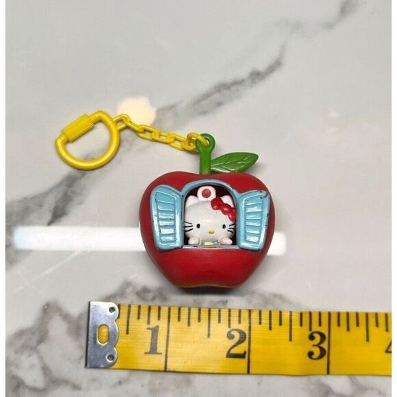 Vintage 1977 1984 SANRIO Hello Kitty Apple House Keychain - Hard To Find - Picture 3 of 4